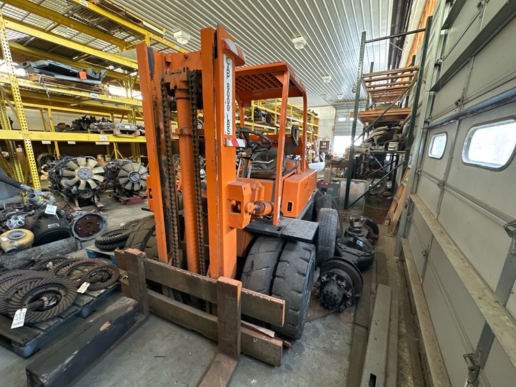 #52-•-clark-lp-solid-tire-fork-lift-8,000-lb-image-7