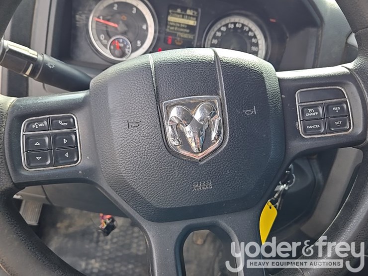 2014-dodge-service-truck-image-106