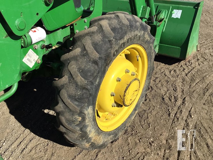 2014-john-deere-5045e-image-24