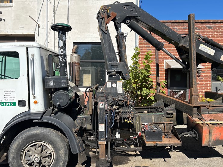 #52-a-•-1998-mack-mr-logging-truck-image-3