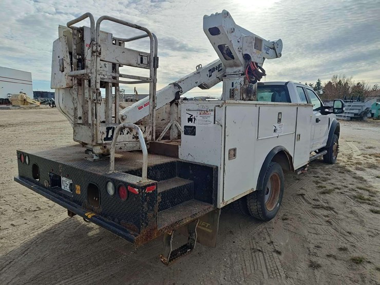 2017-ford-f550-image-8