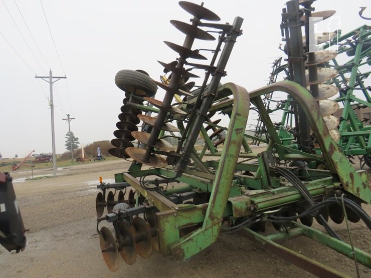 john-deere-230-image-3