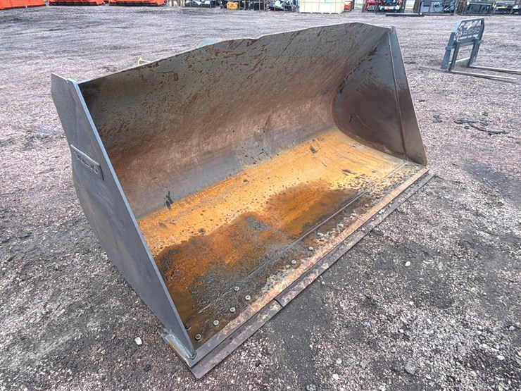 volvo-3-yard-bucket-image-4