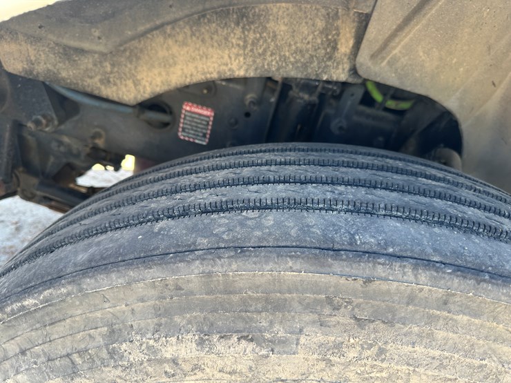 #33701-•-2011-mack-cxu-sleeper-truck-tractor-1m1aw09y4bm013132-image-10