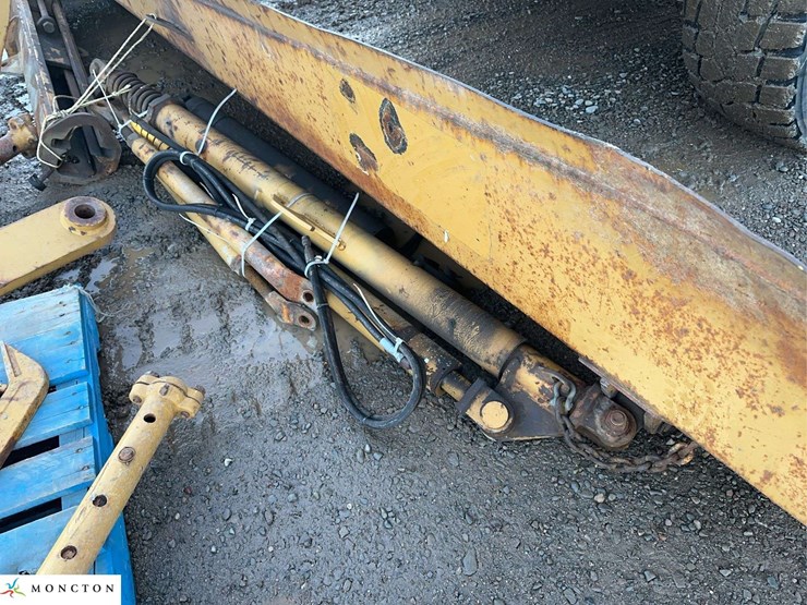 2011-caterpillar-140m-image-35