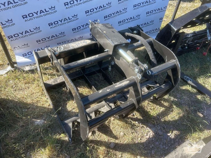 2025-jmr-40in-single-cylinder-brush-grapple-mini-skid-steer-attachment-image-1