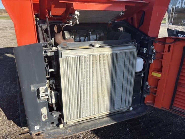 kubota-svl65-2-image-36