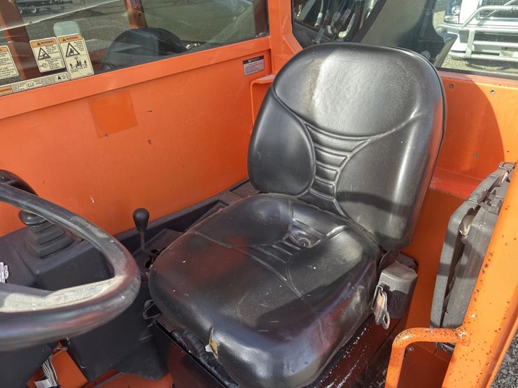 2015-jlg-g6-42a-image-30