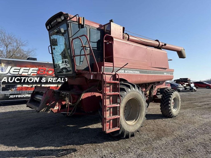 1992-case-ih-1680-image-1