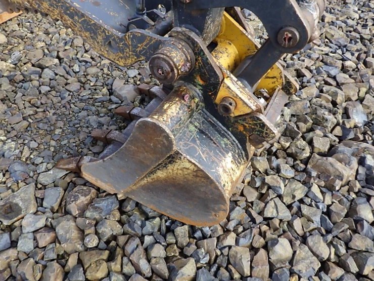 2019-deere-35g-image-8