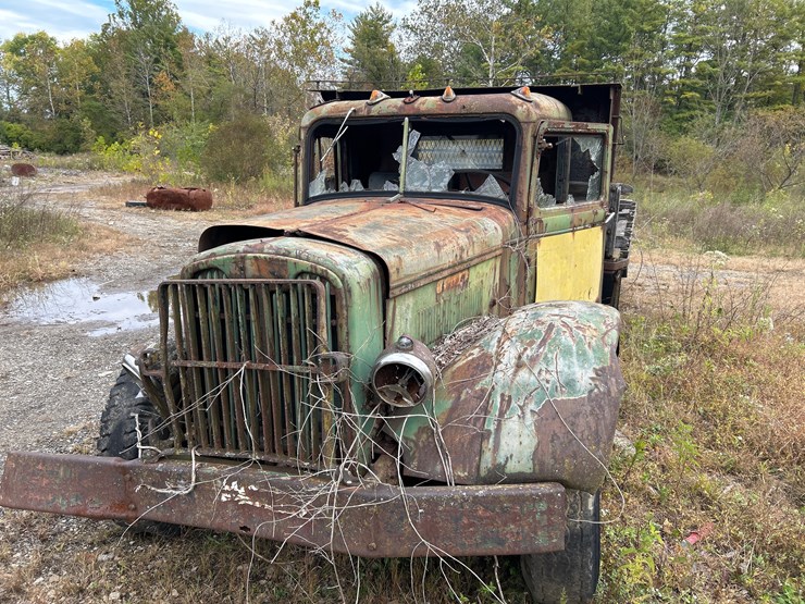 #72-•-the-autocar-stakebody-truck-image-1