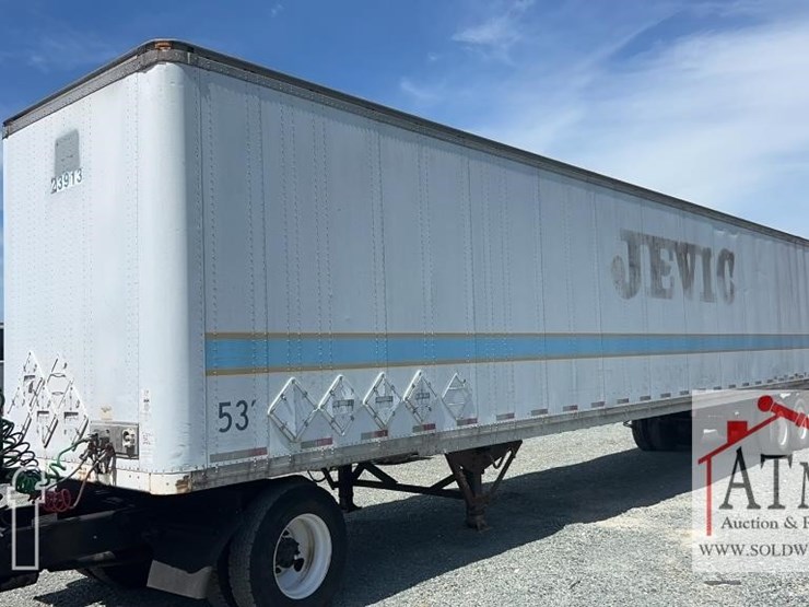 2000-strick-trailer-image-1