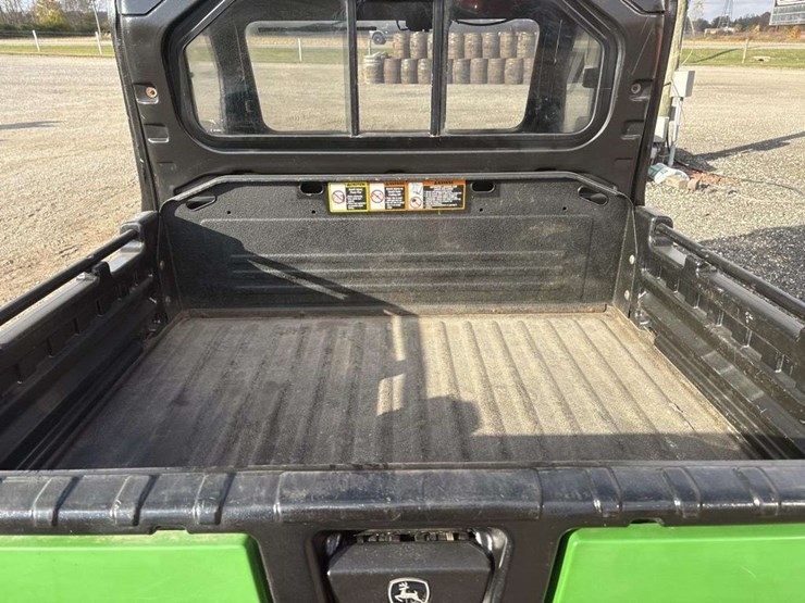 john-deere-gator-image-12