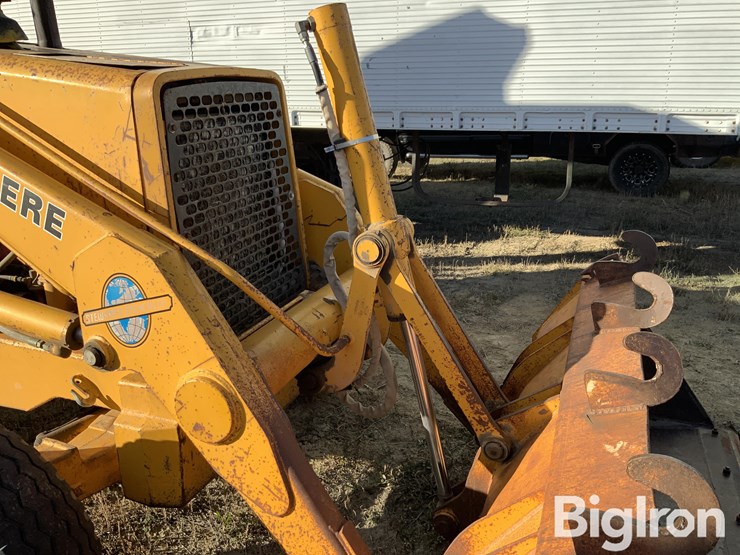 1990-deere-410c-image-10