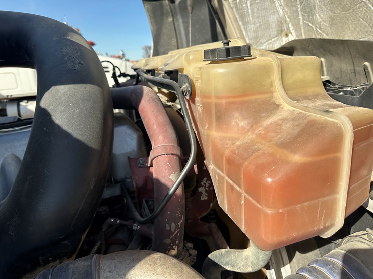 #33701-•-2011-mack-cxu-sleeper-truck-tractor-1m1aw09y4bm013132-image-58