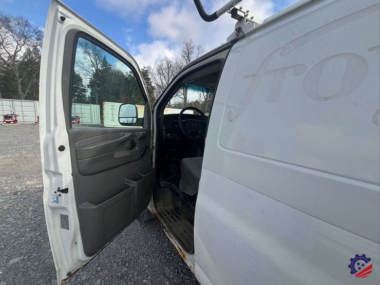 2012-chevrolet-express-van-image-54