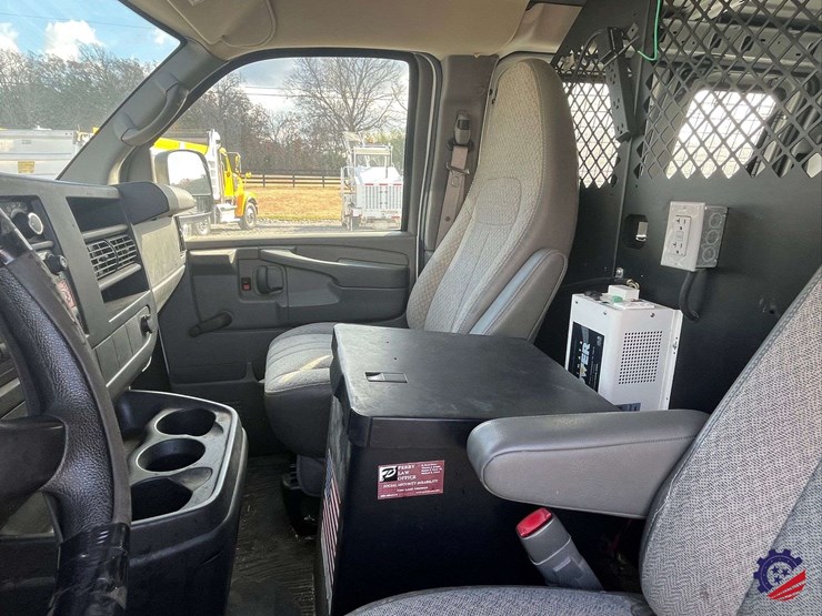 2012-chevrolet-express-van-image-57