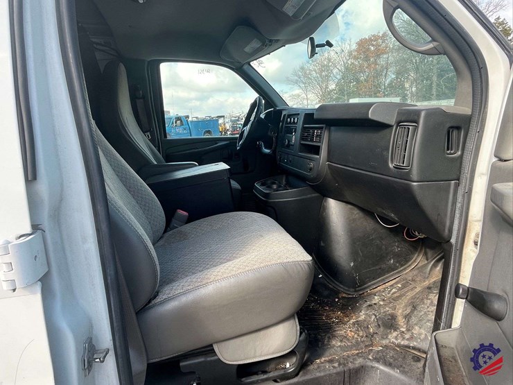 2012-chevrolet-express-van-image-49