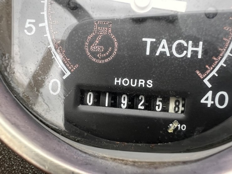 1999-john-deere-80-image-24