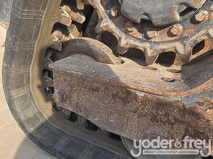 2021-bobcat-t595-image-27