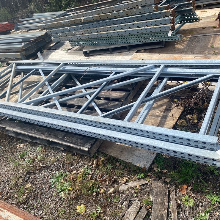 #101 • (4) 41” x 12’ Tear Drop Uprights