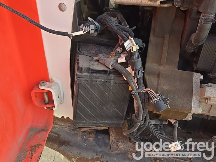 2021-bobcat-t595-image-48