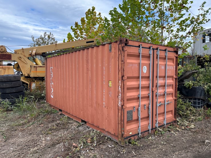 #90-•-20’-shipping-container-image-1
