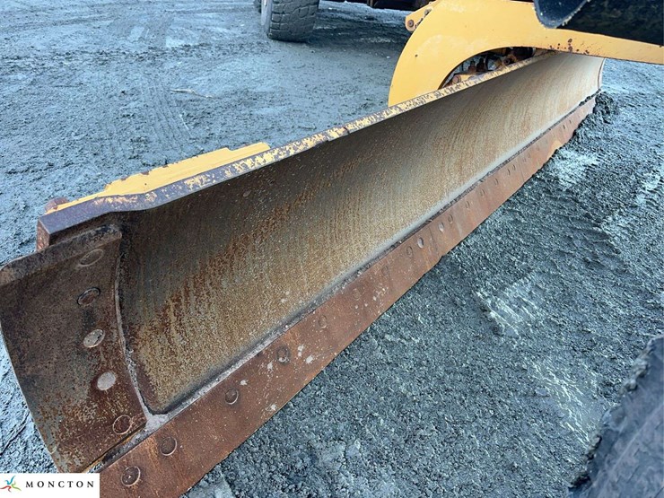 2011-caterpillar-140m-image-16