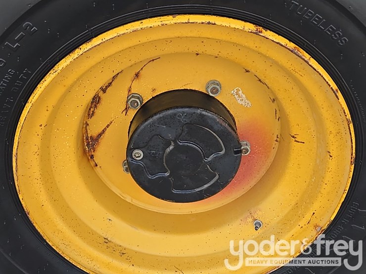 2017-jcb-512-56-image-25