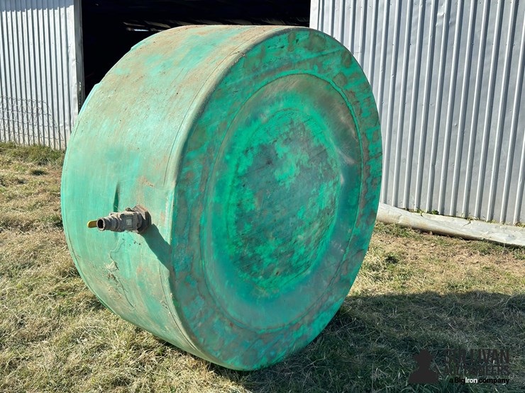 snyder-vertical-round-poly-tank-image-8