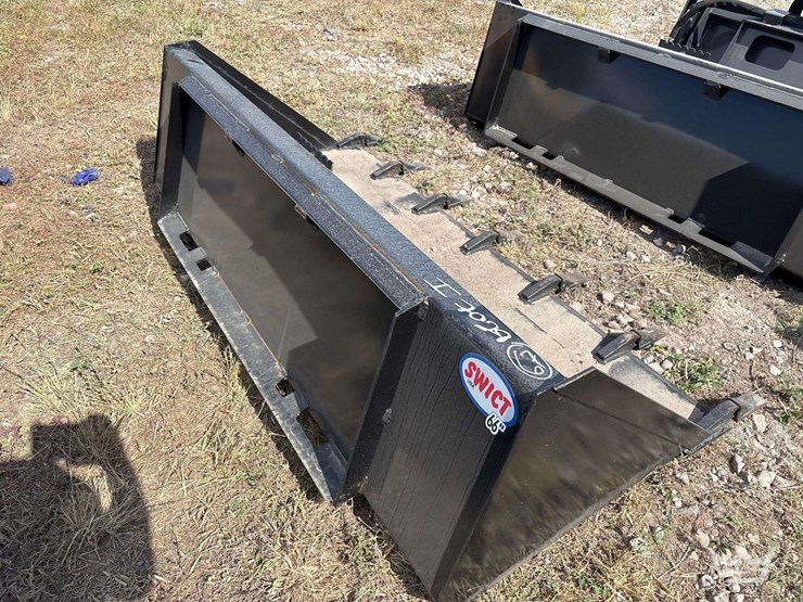 2025-swict-66in-tooth-bucket-skid-steer-attachment-image-4