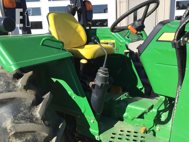 2014-john-deere-5045e-image-14