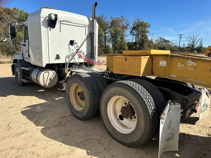 #33701-•-2011-mack-cxu-sleeper-truck-tractor-1m1aw09y4bm013132-image-2