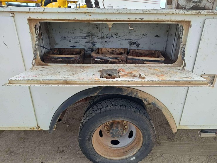 2017-ford-f550-image-36