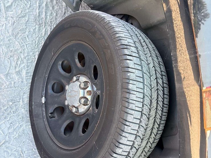 2014-chevrolet-tahoe-image-13