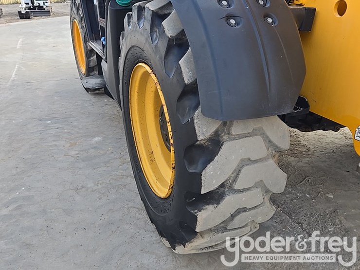 2017-jcb-512-56-image-24