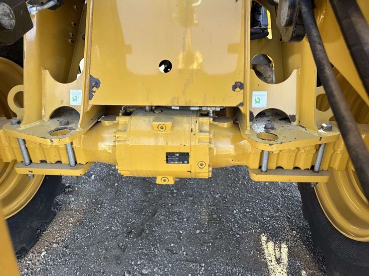 caterpillar-910m-image-12