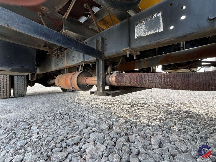 2005-freightliner-m2-business-class-s/a-water-truck-image-37