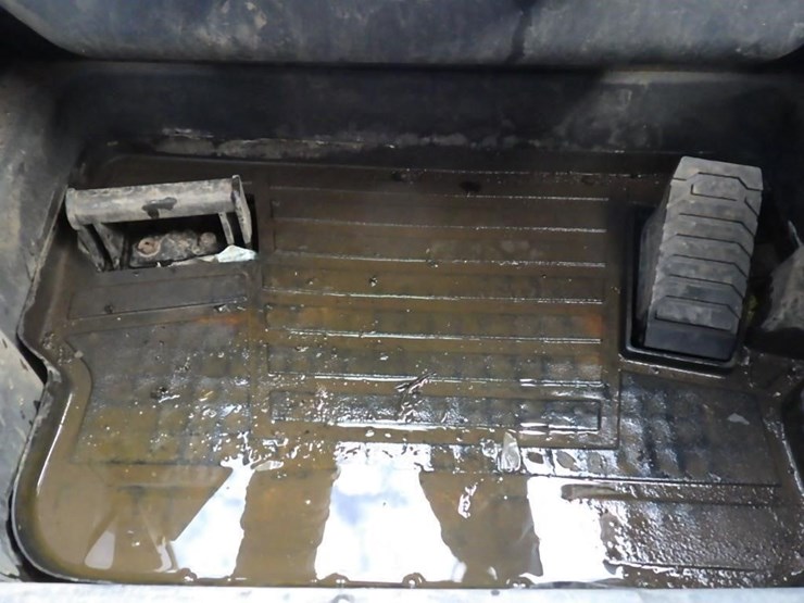 2018-deere-333g-image-29