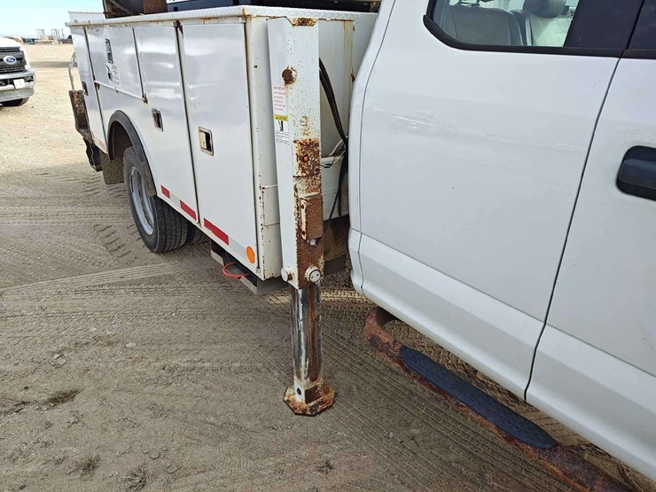 2018-ford-f550-image-33