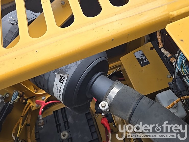 2016-caterpillar-312fgc-image-65