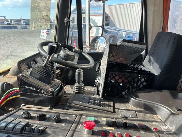 2017-autocar-xpeditor-image-25