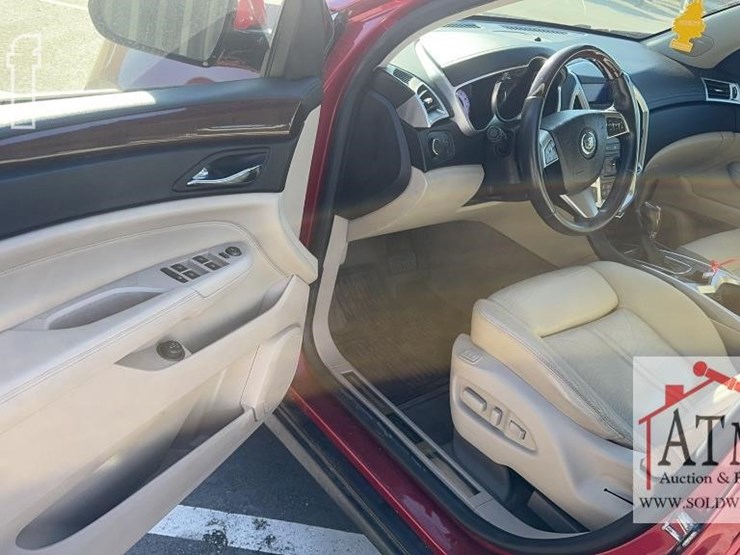 2010-cadillac-srx-image-12