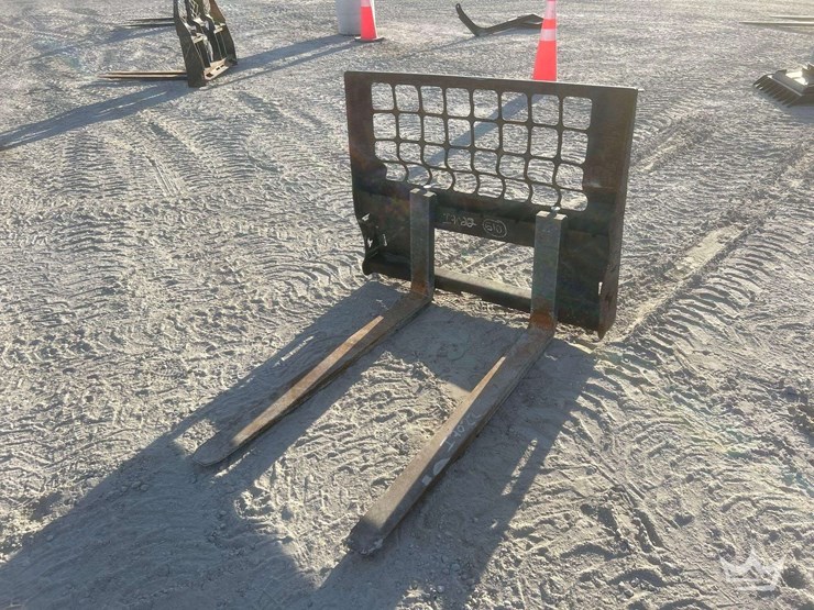 fork-and-frame-skid-steer-attachment-image-2