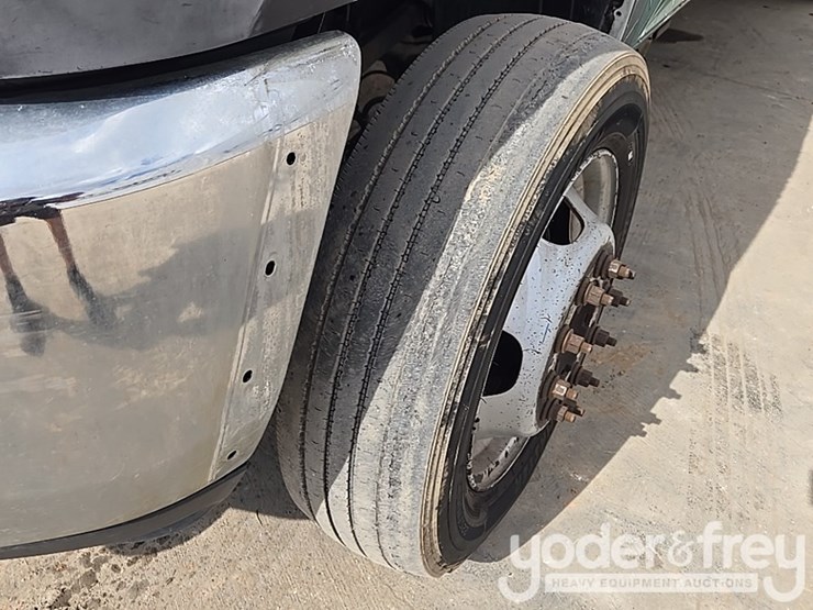 2014-dodge-service-truck-image-27