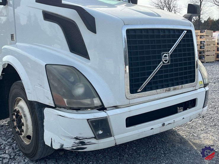 2016-volvo-d11-s/a-truck-tractor-image-14