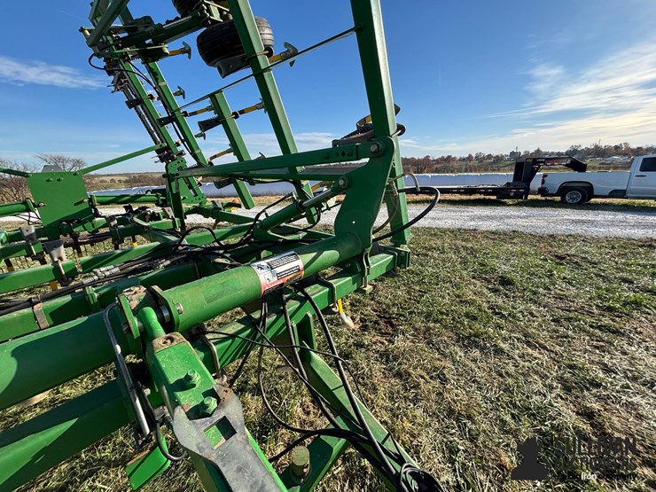 2005-john-deere-2210-image-14