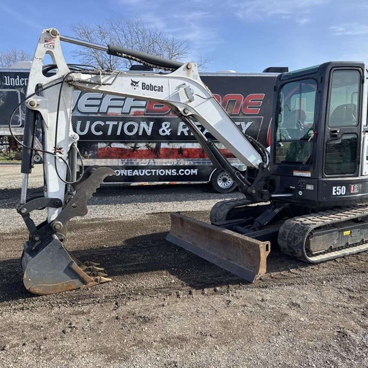 2012 BOBCAT E50