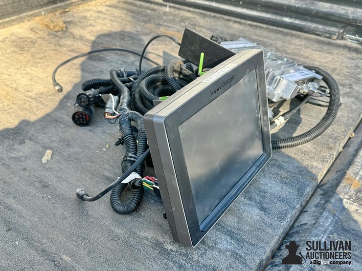 john-deere-10-image-3