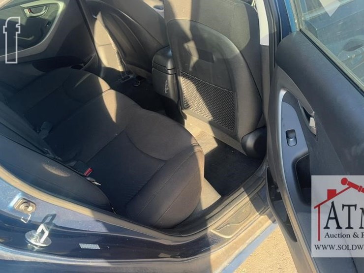 2010-hyundai-elantra-image-14